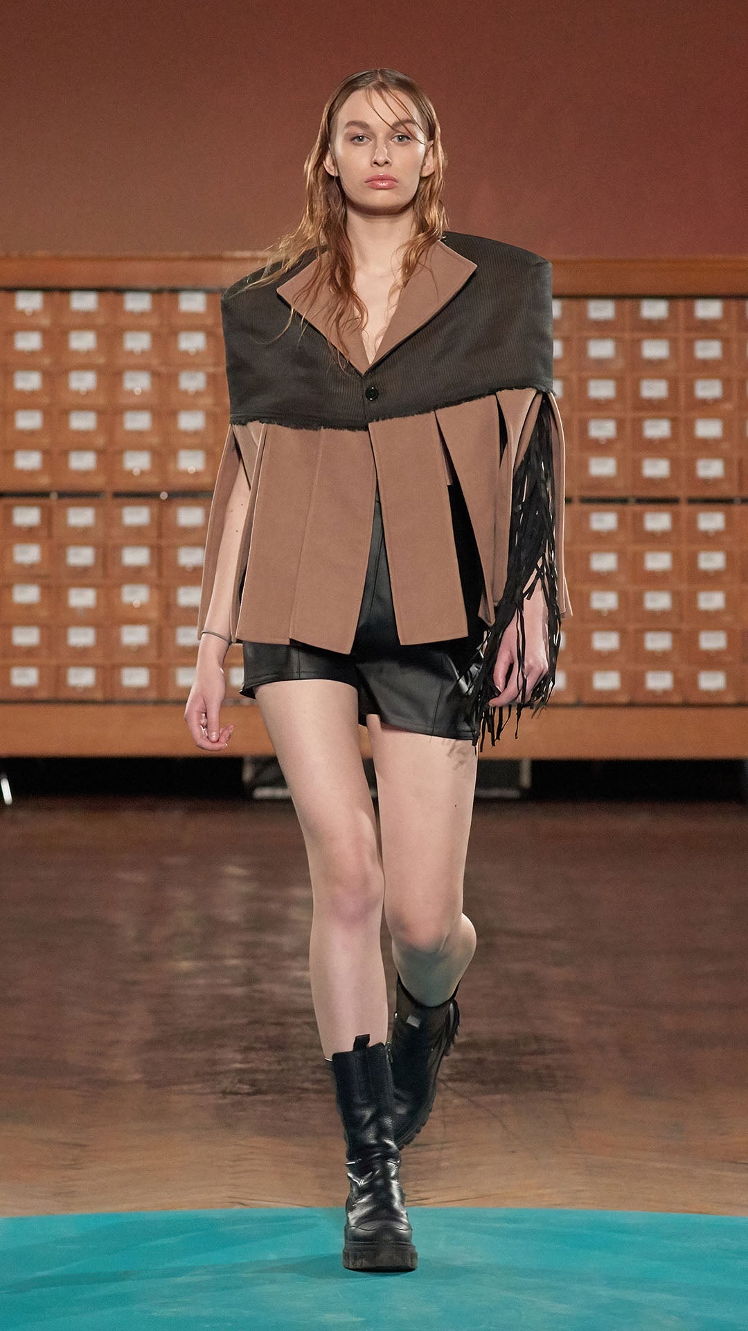 CAPE MOD 03 catwalk piece